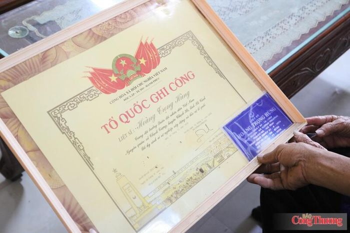 Mẹ Nguyễn Thị Hồng ngóng trông ngày con trai trở về. Ảnh: Thành Đô