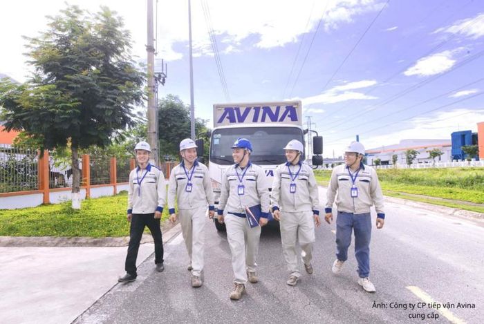 Nhộn nhịp dịch vụ logistics trong các khu công nghiệp.
