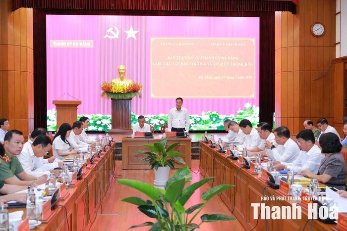 Toàn cảnh buổi làm việc.