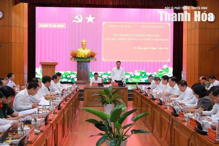 Toàn cảnh buổi làm việc.