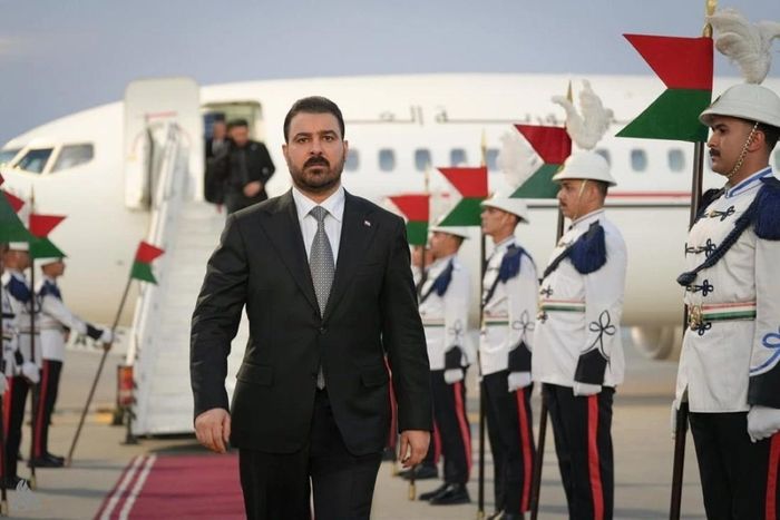 Thủ tướng Iraq Ali al-Zaidi đến Washington ngày 13/7, bắt đầu chuyến công du nước ngoài đầu tiên kể từ khi nhậm chức hồi tháng 5. Ảnh: Reuters.