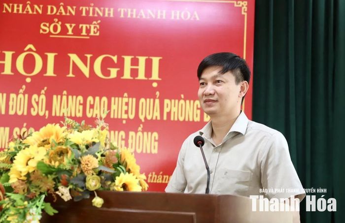 Giám đốc Sở Y tế Lê Văn Cường phát biểu chỉ đạo tại hội nghị.