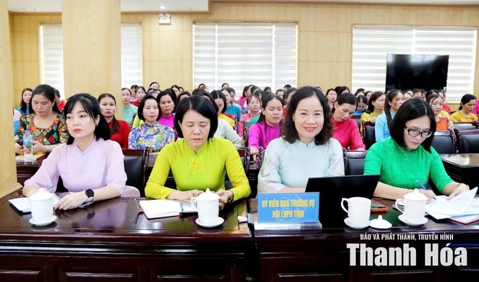 Các đại biểu dự hội nghị.