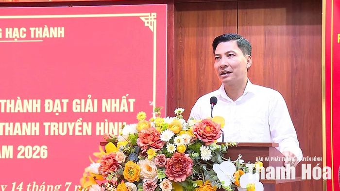 Bí thư Đảng ủy, Chủ tịch HĐND phường Hạc Thành Nguyễn Văn Biện phát biểu tại buổi gặp mặt.