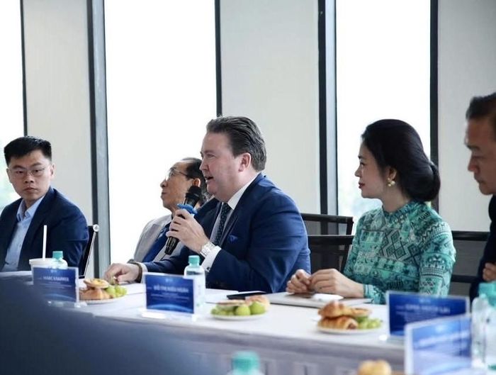 Ông Marc Knapper tại Phiên họp đầu tiên của Hội đồng Cố vấn Quốc tế VIFC-HCMC. Ảnh: Nguyệt Hà.