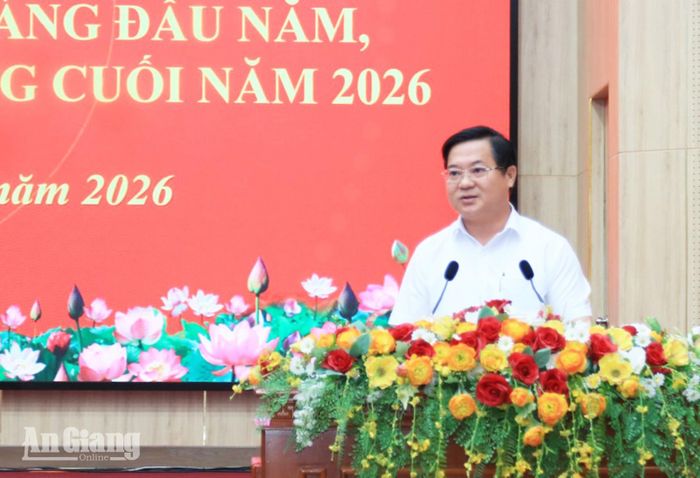 Chủ nhiệm Ủy ban Kiểm tra Tỉnh ủy An Giang Huỳnh Quốc Thái gợi ý thảo luận.