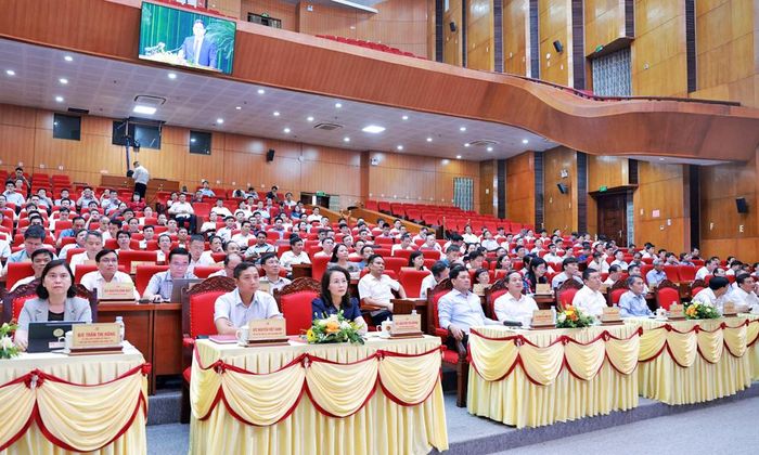 Các đại biểu tham dự hội nghị.