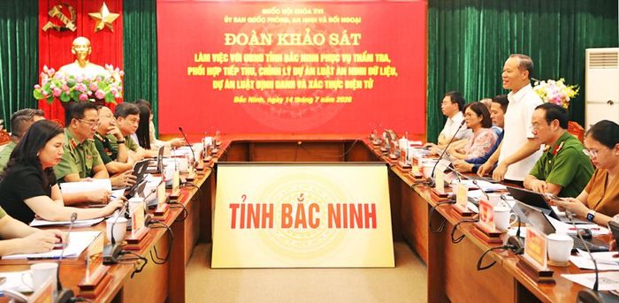 Quang cảnh buổi làm việc.