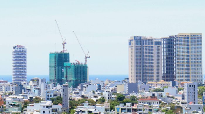 Ngành xây dựng đang duy trì đà tăng trưởng giá trị thực hiện cao. Ảnh: HOÀNG HIỆP