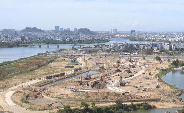 Nhiều dự án, công trình được thẩm định báo cáo nghiên cứu khả thi và cấp phép xây dựng đang được triển khai góp phần tăng giá trị thực hiện ngành xây dựng. Ảnh: HOÀNG HIỆP