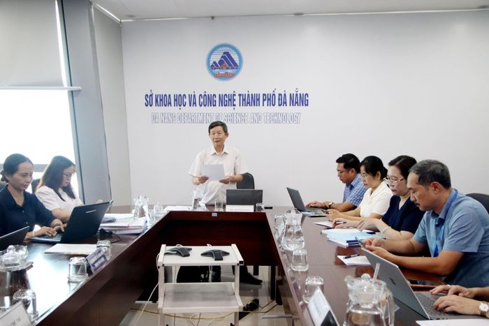 PGS.TS. Vương Xuân Tình, nguyên Viện trưởng Viện Dân tộc học (Viện Hàn lâm Khoa học xã hội Việt Nam) làm Chủ tịch Hội đồng. Ảnh: TRỌNG HUY