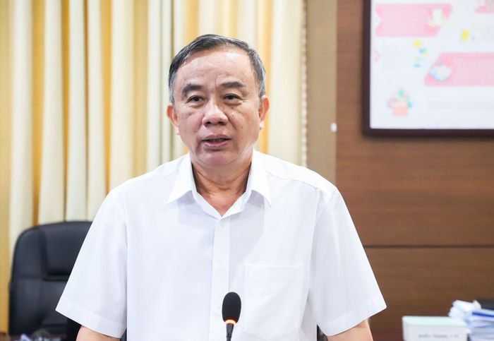 Phó Chủ tịch HĐND thành phố Trần Xuân Vinh phát biểu tại buổi làm việc. Ảnh: NGỌC PHÚ