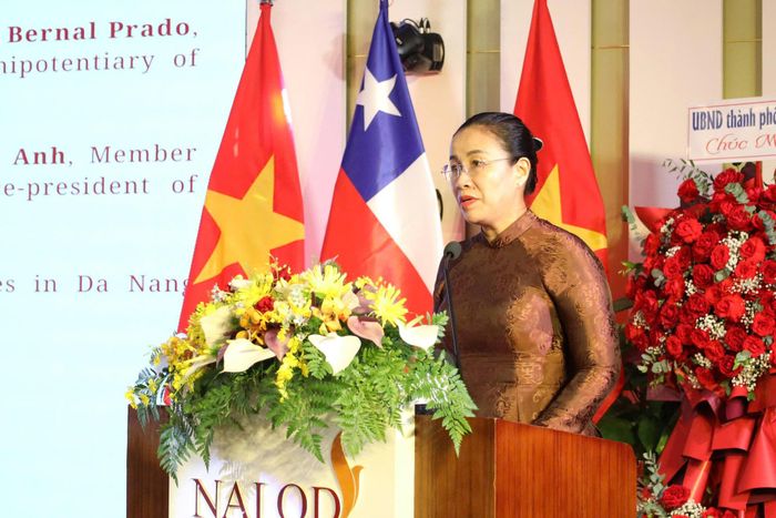 Phó Chủ tịch UBND thành phố Nguyễn Thị Anh Thi phát biểu tại lễ kỷ niệm. Ảnh: NGỌC HÀ