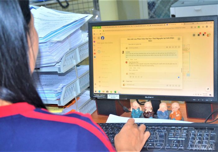 Cán bộ tuyển sinh giải đáp các câu hỏi liên quan đến tuyển sinh trên fanpage của Phân hiệu.