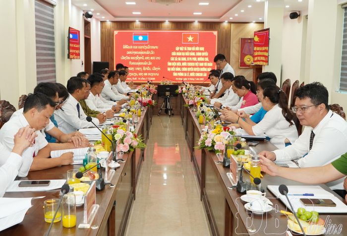 Toàn cảnh buổi làm việc.