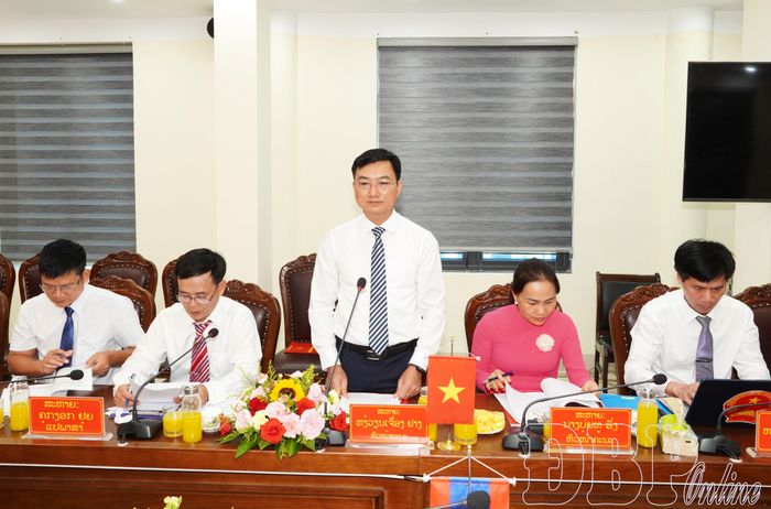 Đồng chí Nguyễn Trường Giang, Tỉnh ủy viên, Bí thư Đảng ủy xã Na Sang phát biểu tại buổi làm việc.