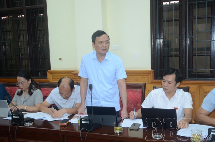 Đại biểu tham gia ý kiến tại buổi họp.