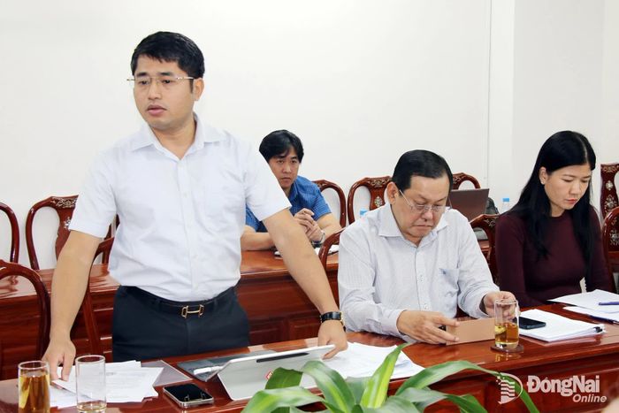 Phó Giám đốc Sở Tài chính Đồng Nai Phạm Tuấn Anh chia sẻ tại buổi làm việc. Ảnh: Hải Quân