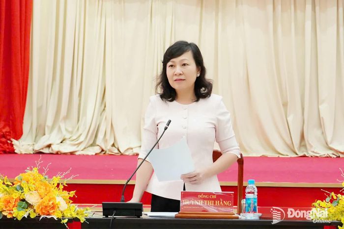 Phó Bí thư Thành ủy, Chủ tịch Ủy ban MTTQ Việt Nam thành phố Đồng Nai Huỳnh Thị Hằng phát biểu kết luận buổi làm việc. Ảnh: Thanh Mai