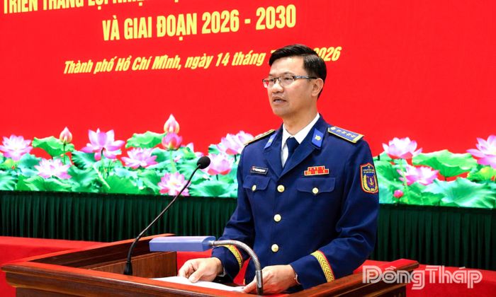 Đại tá Cao Xuân Quận, Phó Chính ủy, Phó Chủ tịch Thường trực Hội đồng Thi đua - Khen thưởng Bộ Tư lệnh Vùng Cảnh sát biển 3 phát biểu tại Lễ phát động.