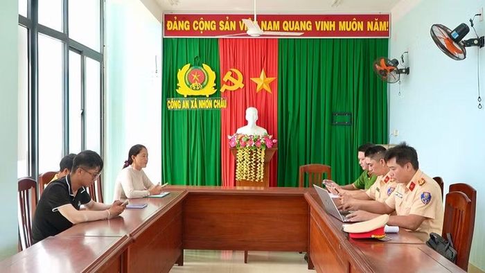 Quang cảnh buổi làm việc. Ảnh: Nhật Trường