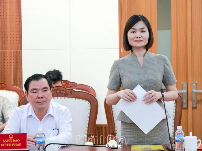 Bà Hoàng Thị Mỹ Hạnh phát biểu tại buổi lễ.