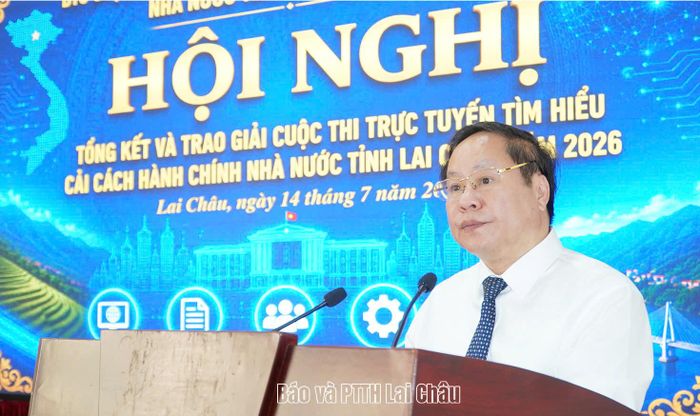 Đồng chí Tống Thanh Hải - Phó Chủ tịch Thường trực UBND tỉnh, Trưởng Ban Tổ chức Cuộc thi phát biểu tại hội nghị.