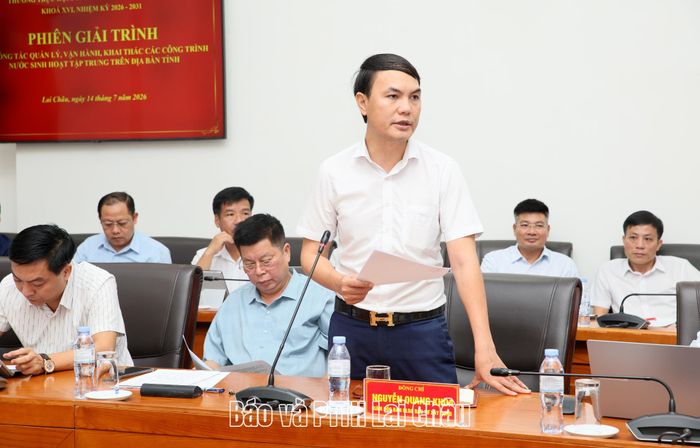 Lãnh đạo Ban Quản lý dự án đầu tư xây dựng tỉnh phát biểu làm rõ nội dung yêu cầu giải trình. 