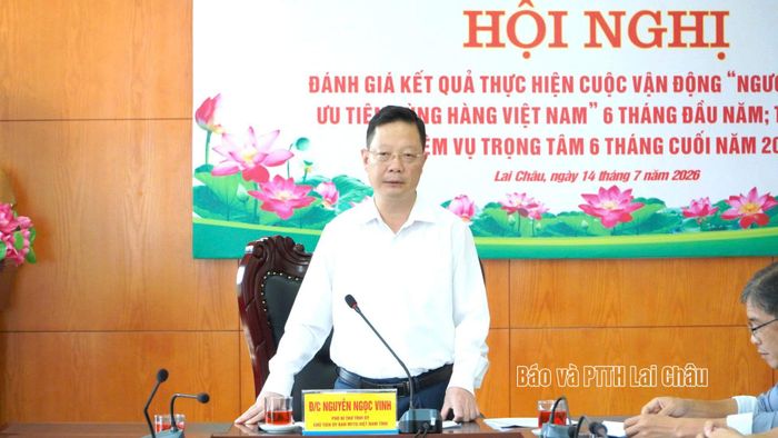 Đồng chí Nguyễn Ngọc Vinh - Phó Bí thư Tỉnh ủy, Chủ tịch Ủy ban MTTQ Việt Nam tỉnh, Trưởng Ban Chỉ đạo cuộc vận động tỉnh phát biểu tại hội nghị.