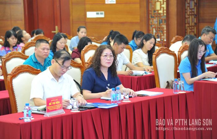 Các đại biểu tham dự hội nghị