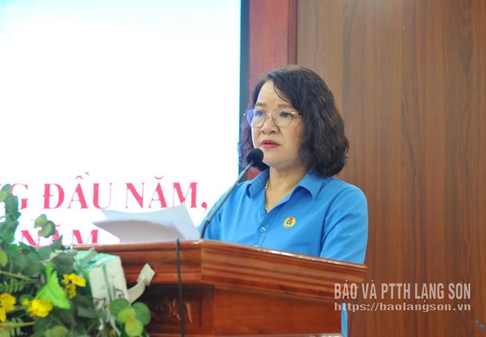 Lãnh đạo Liên đoàn Lao động tỉnh phát biểu tại hội nghị
