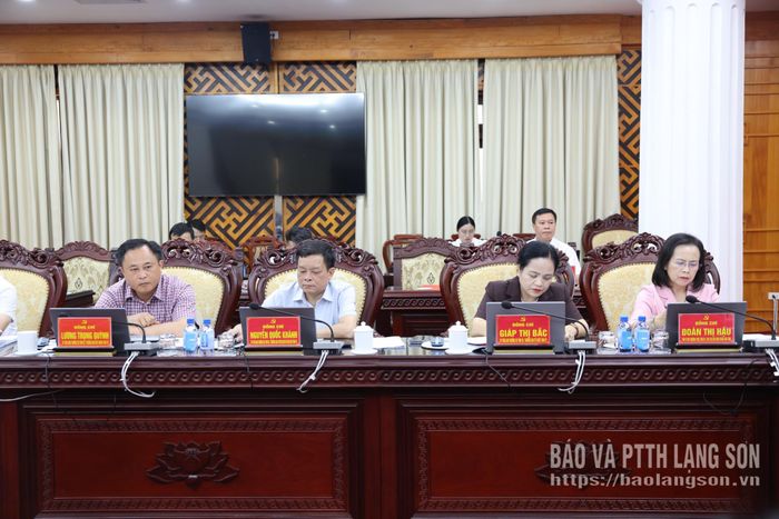 Các đại biểu dự hội nghị