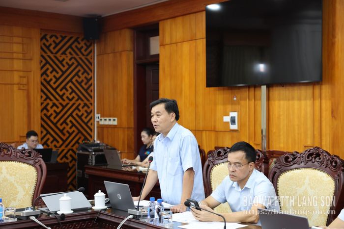 Lãnh đạo Sở Nông nghiệp và Môi trường phát biểu tại hội nghị