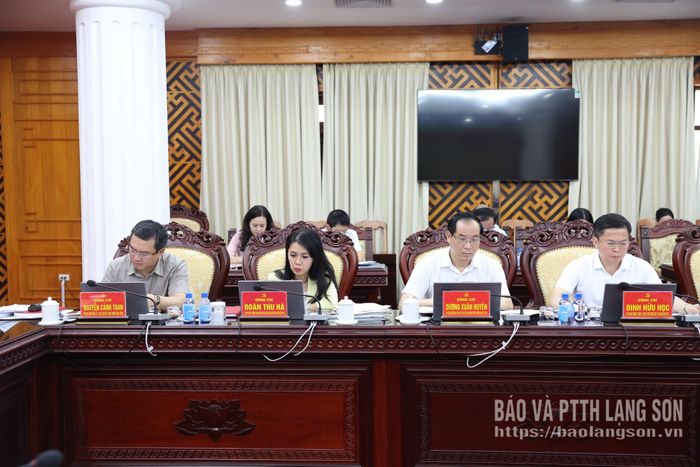 Các đại biểu dự hội nghị