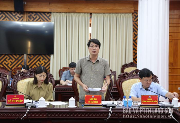 Lãnh đạo Sở Tài chính nêu ý kiến trong chương trình làm việc