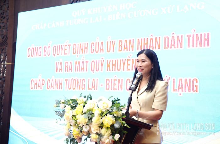 Đồng chí Trần Thanh Nhàn, Phó Chủ tịch UBND tỉnh phát biểu tại chương trình