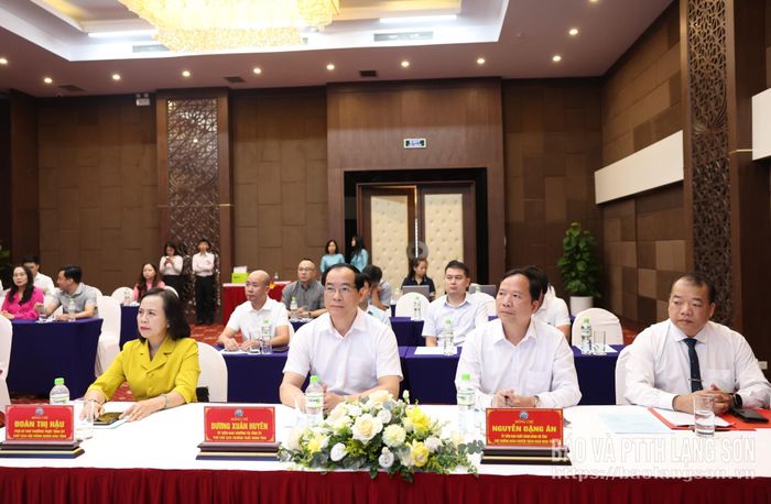 Các đại biểu dự chương trình