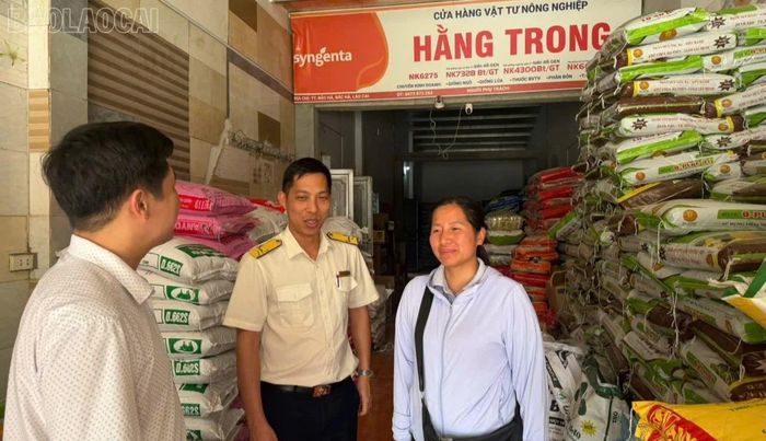 Tại các cửa hàng bán lẻ ở vùng sâu, vùng xa, tốc độ giảm chậm hơn hoặc không như giá của các nhà máy và đại lý cấp 1.