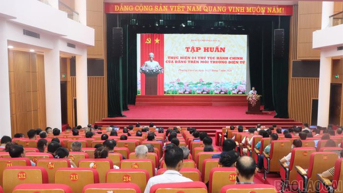 Quang cảnh lớp tập huấn.