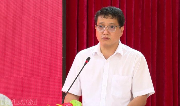 Lãnh đạo xã Quy Mông phát biểu tại buổi lễ.