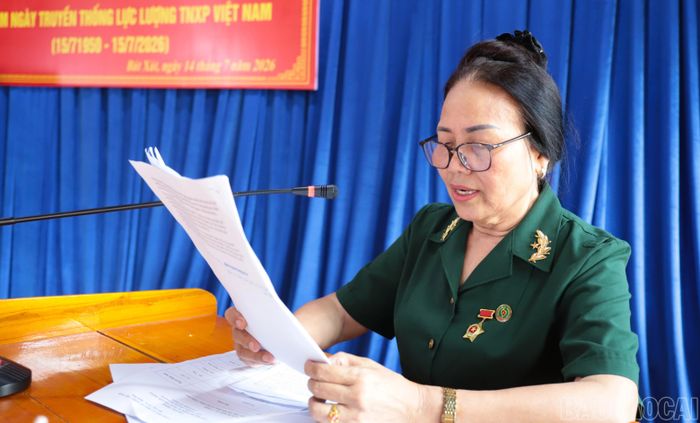 Đại diện Ban Liên lạc Cựu Thanh niên xung phong C150 Bát Xát ôn lại truyền thống vẻ vang của lực lượng Thanh niên xung phong qua các thời kỳ.