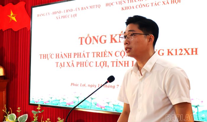 Lãnh đạo UBND xã Phúc Lợi phát biểu tại buổi gặp mặt.