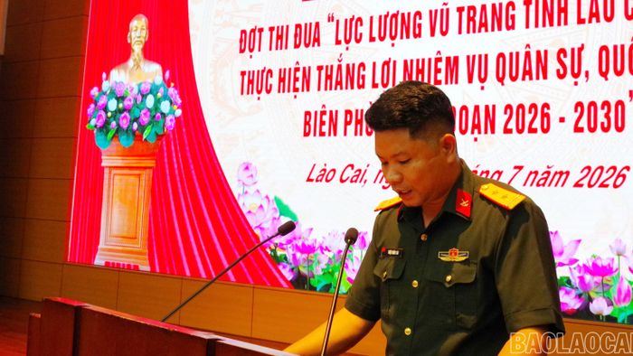 Trung tá Triệu Xuân Thái - Phó Chủ nhiệm Hậu cần - Kỹ thuật Bộ Chỉ huy Quân sự tỉnh Lào Cai phát động phong trào thi đua.