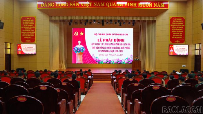 Quang cảnh lễ phát động.