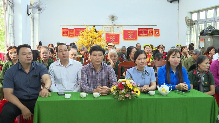 Các đại biểu tham dự buổi lễ