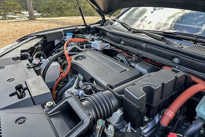 Động cơ Hybrid trên CR-V mang lại khả năng vận hành êm ái và tiết kiệm