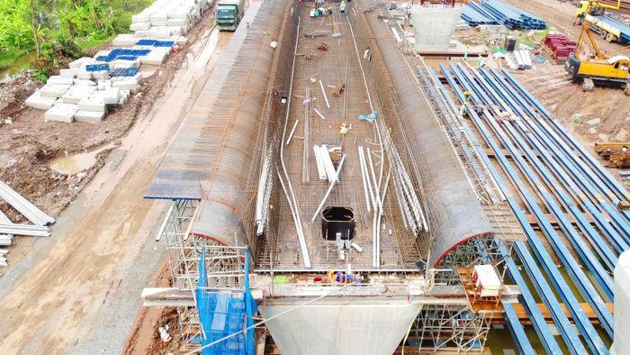 Cây cầu được thiết kế với quy mô 6 làn xe cơ giới, kết hợp làn hỗn hợp và đường dành cho người đi bộ, tạo thêm một trục kết nối quan trọng giữa trung tâm thành phố với khu vực phía Đông.