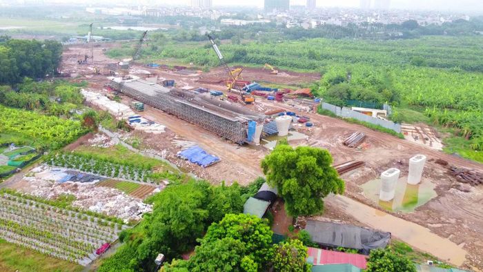 Điểm đầu dự án kết nối khu vực phố Trần Hưng Đạo, Hoàn Kiếm, Hà Nội, còn điểm cuối nối với đường Nguyễn Văn Linh, Long Biên, Hà Nội.