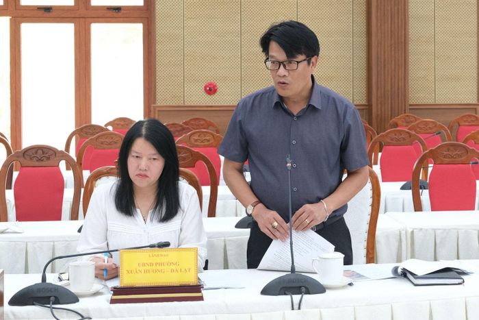 Lãnh đạo phường Xuân Hương - Đà Lạt báo cáo phương án tại buổi làm việc