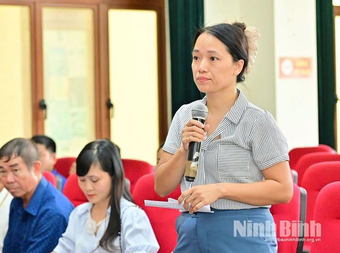 Hội viên nông dân xã Quang Thiện phát biểu ý kiến.